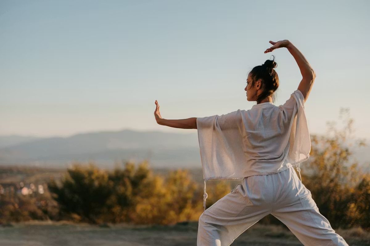 Pratique du Qi Gong au lever du soleil